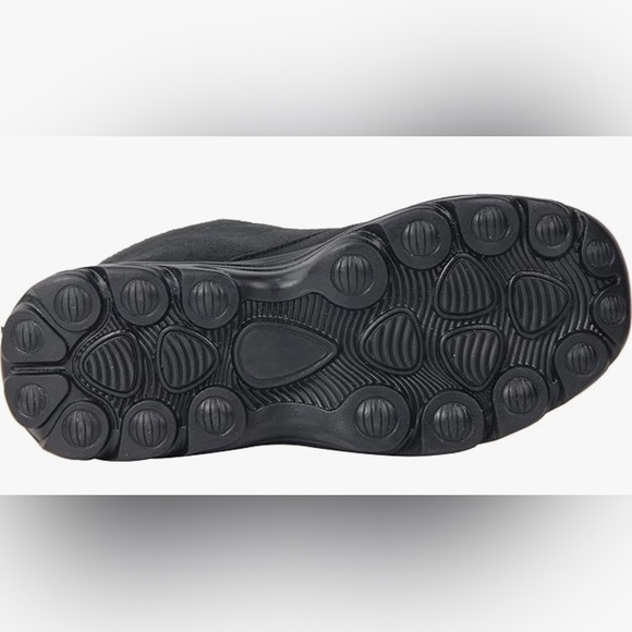 Black winter boots size women’s 9 never worn - Picture 3 of 3